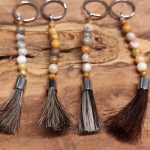 Sleutelhanger met edelsteen kralen en paardenhaar