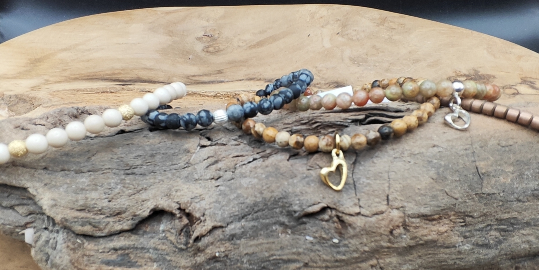 Variatie van edelsteen armbandjes