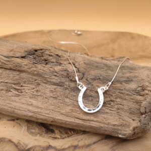 Zilveren ketting met hoefijzer hanger